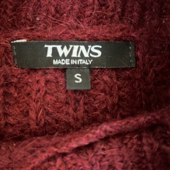Twins cropped balloon sleeve turtleneck - Picture 2 of 2
